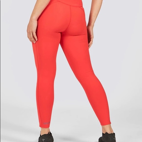 Janji Groundwork Tight in “Cardinal” - Picture 4 of 6